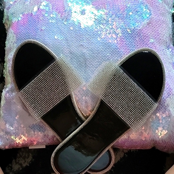 🔥🔥 Cute !! Sandals - Picture 2 of 3